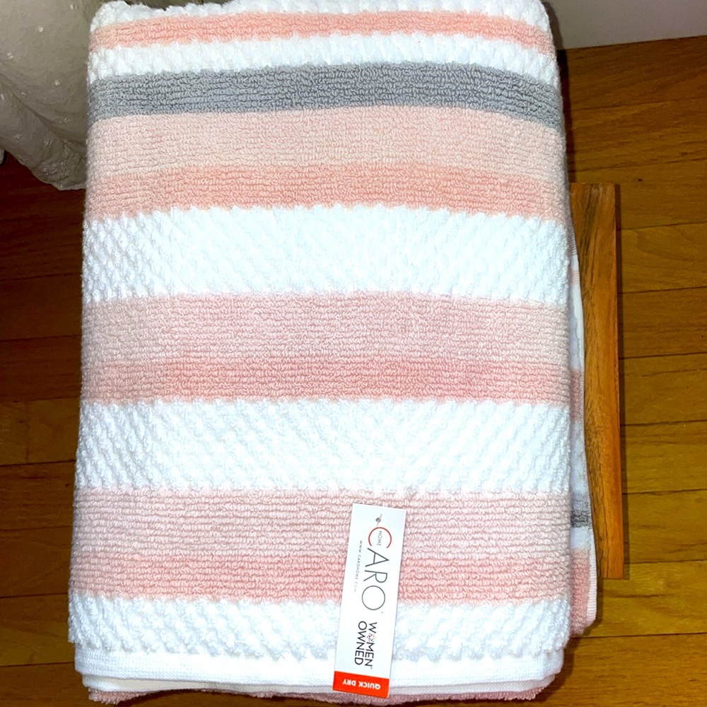 🛁Bath Towel Set in soft shades of pink, gray and white 🛁 NWT🛁 - Picture 2 of 11